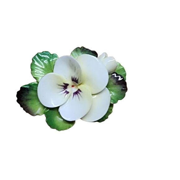 Cara Staffordshire Pansy Flower Brooch - Picture 1 of 2
